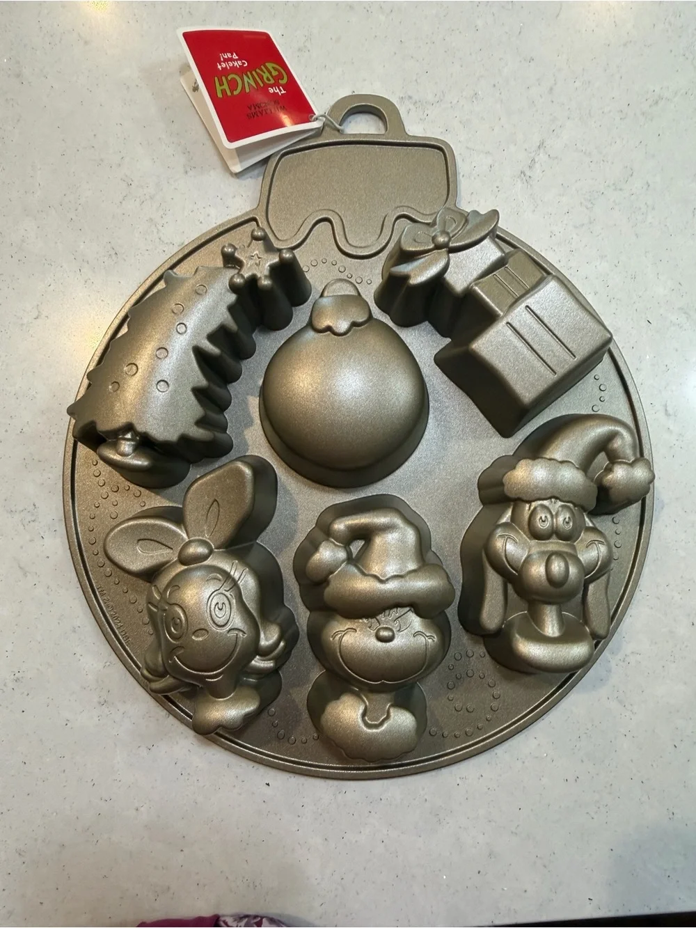 Grinch Holiday Character Cake Pan - Metallic Gray Kids Baking Mold never used